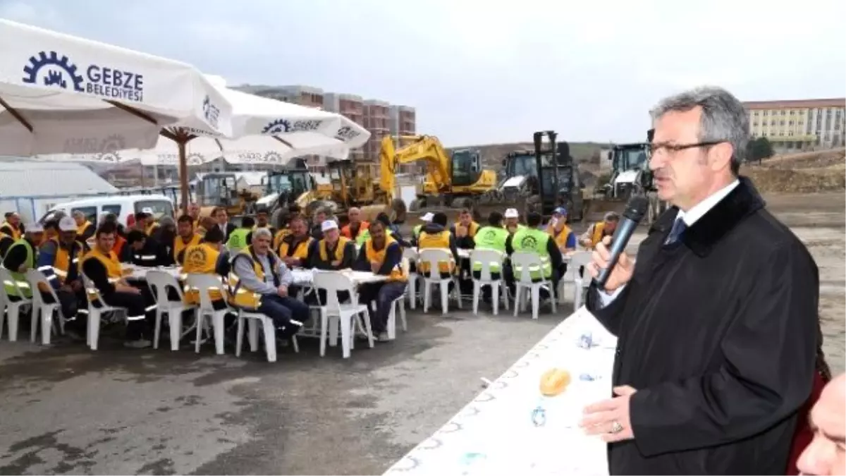 Başkan Köşker Fen İşleri Personeli ile Bir Araya Geldi