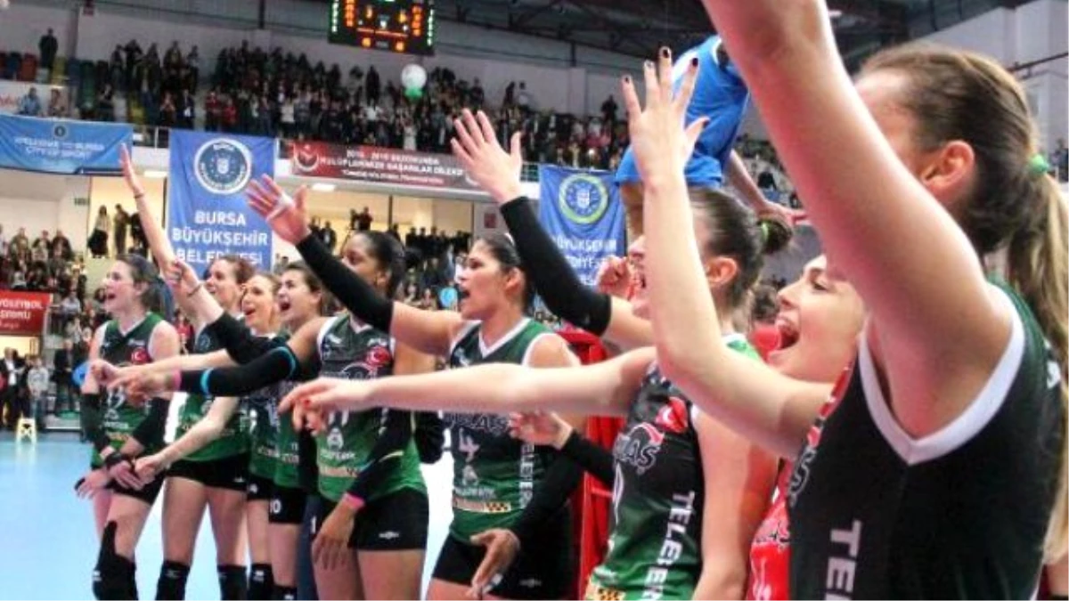Bursa Büyükşehirli Bayan Voleybolcular Finale Hazırlanııyor