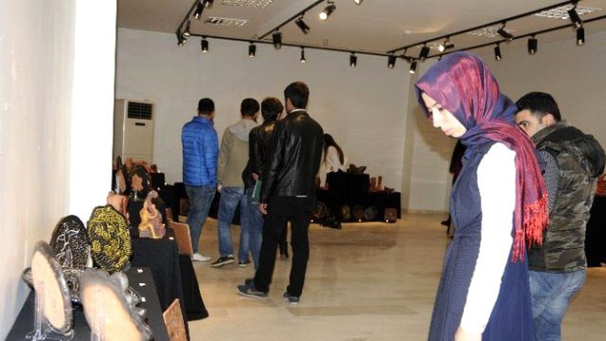 Dicle Üniversitesi\'nde Seramik Sergisi Açıldı