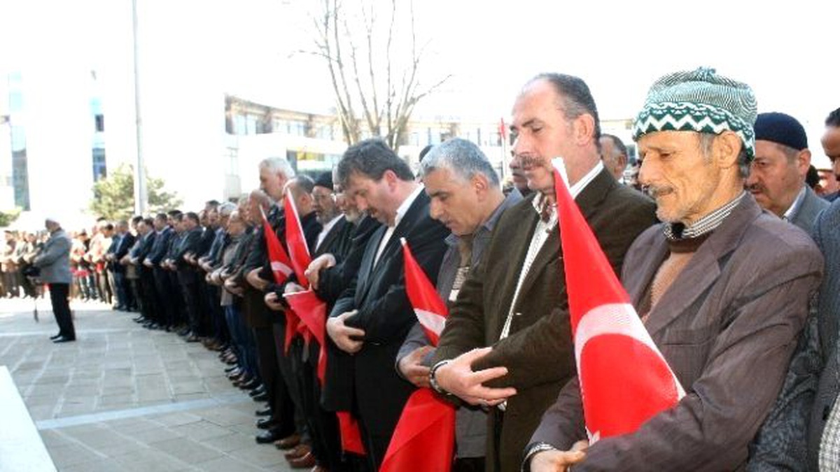 Düzce\'de Şehit Savcı İçin Gıyabi Cenaze Namazı Kılındı