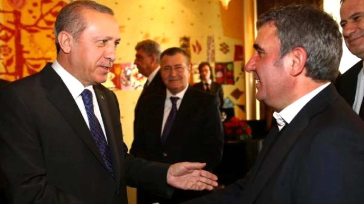 Erdoğan, Romanya\'da Galatasaray\'ın Efsane Futbolcusu Hagi ile Buluştu