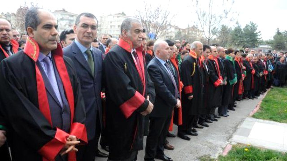 Gaziantep Adliyesi\'nde Savcı Kiraz İçin Tören