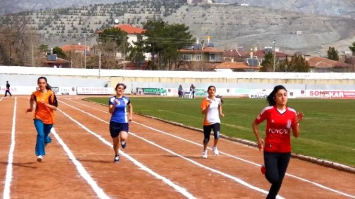 Gençler Puanlı Atletizm Yarışmaları Tamamlandı