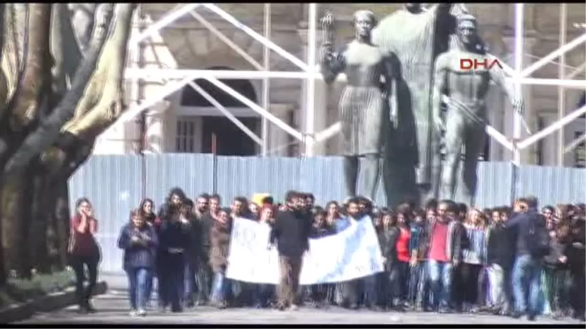 İstanbul Üniversitesi Beyazıt Kampüsünde Polis Müdahalesi