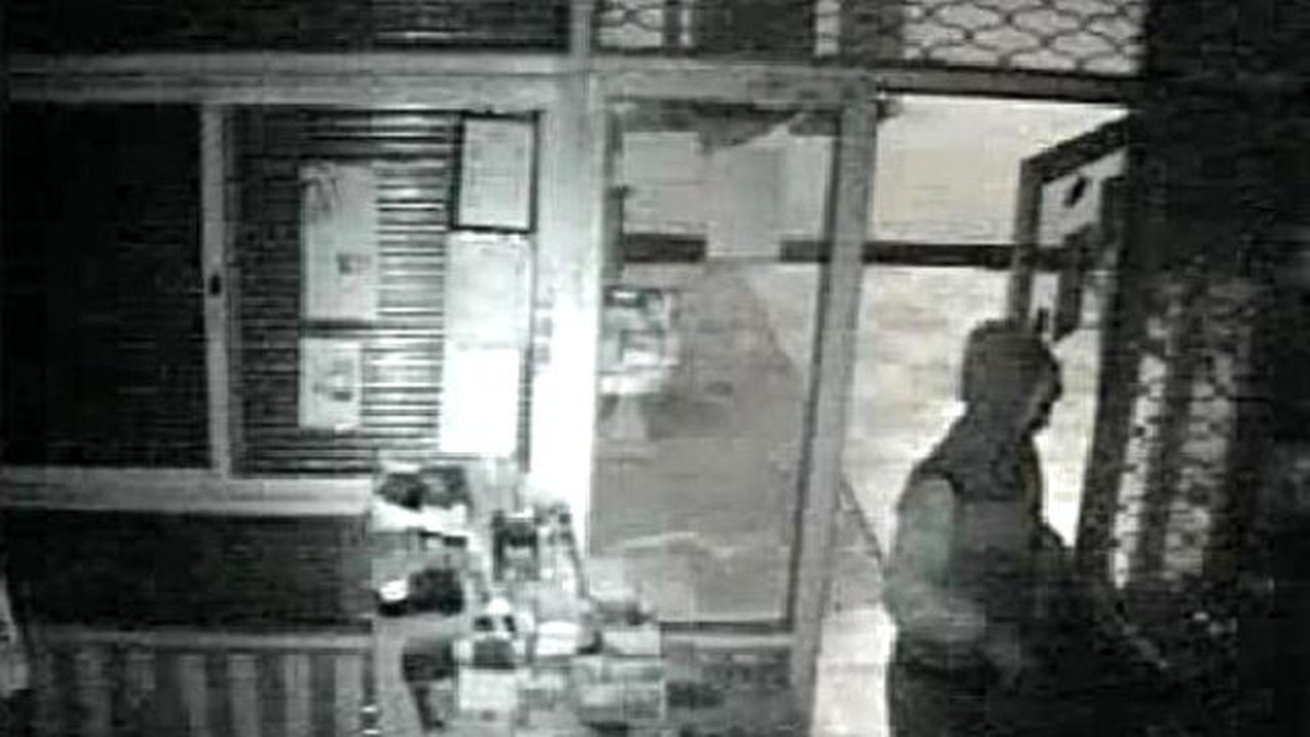 İşyerindeki Hırsızlık Güvenlik Kamerasında