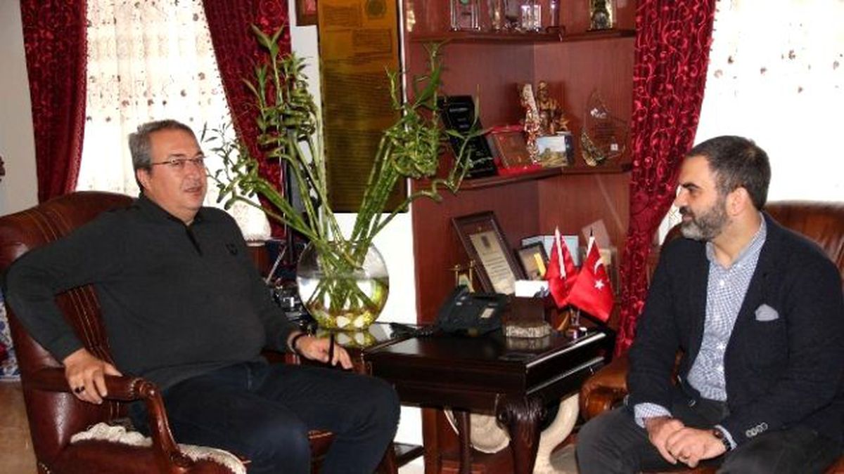 Kaptid\'in Yeni Yöneticileri, Belediye Başkanı Ünver\'i Ziyaret Etti