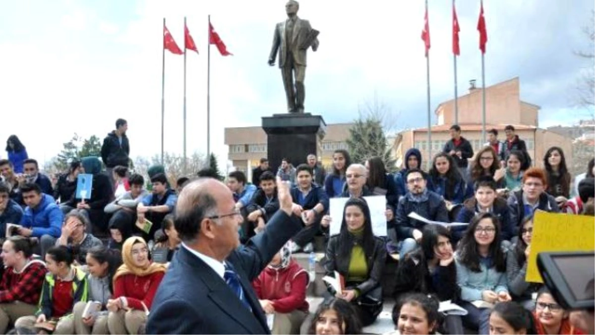 Kırıkkale Valisi Kolat, Öğrencilerle Birlikte Kitap Okudu