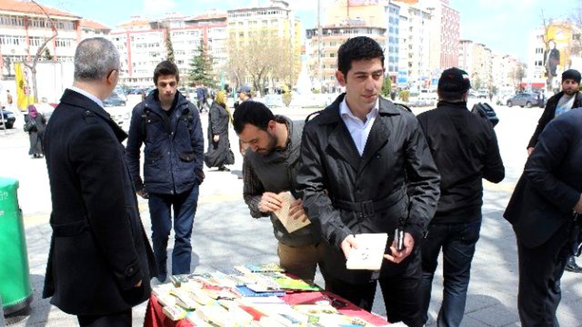 Kütüphane Haftası\'nı Kitap Okuyarak Kutladılar