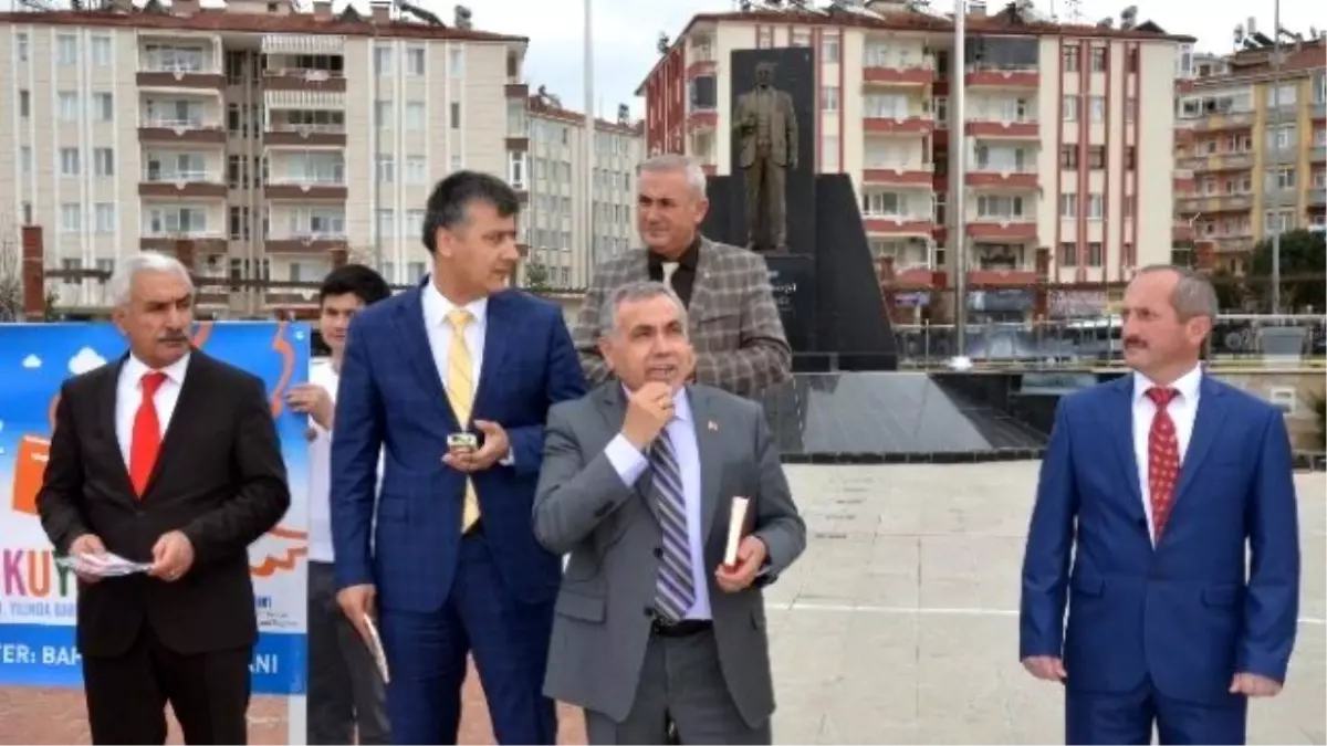 Öğrenciler Barış İçin Kitap Okudu