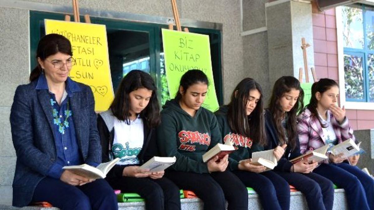 Öğrencilerden Kitap Okuma Etkinliği