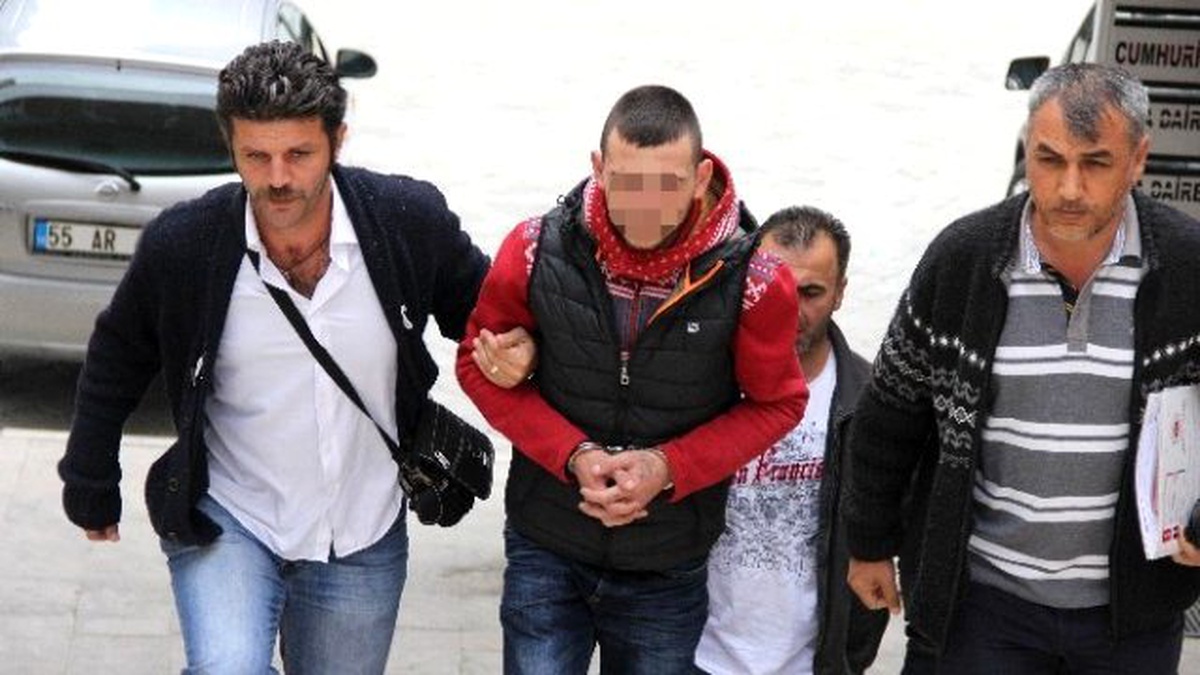 Öldürdüğüm Kişi Bana Esrar Sattırmak İstedi"