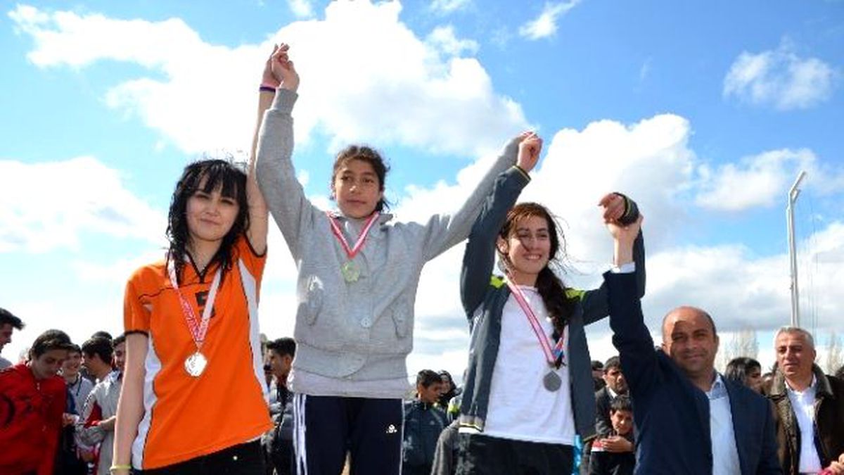 Puanlı Atletizmde Kupa ve Madalaya Coşkusu
