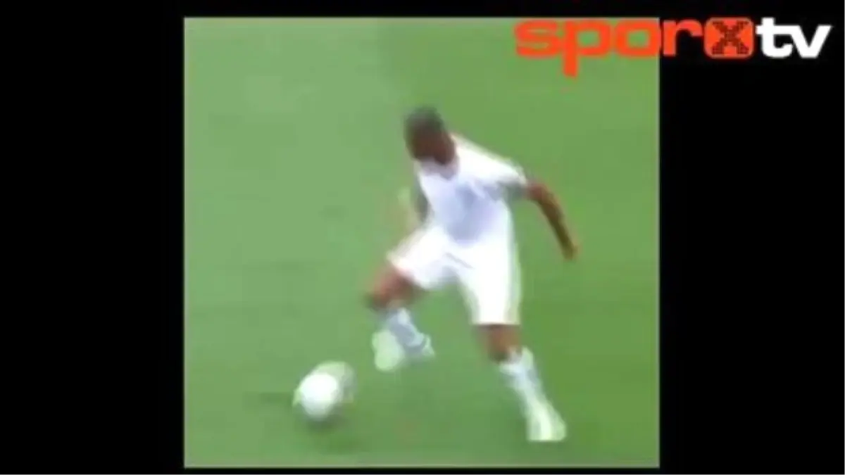 Robinho Rakibinin Aklını Aldı!