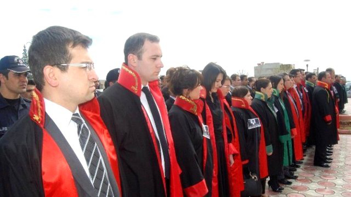 Şehit Savcı İçin Nizip\'te Tören Düzenlendi