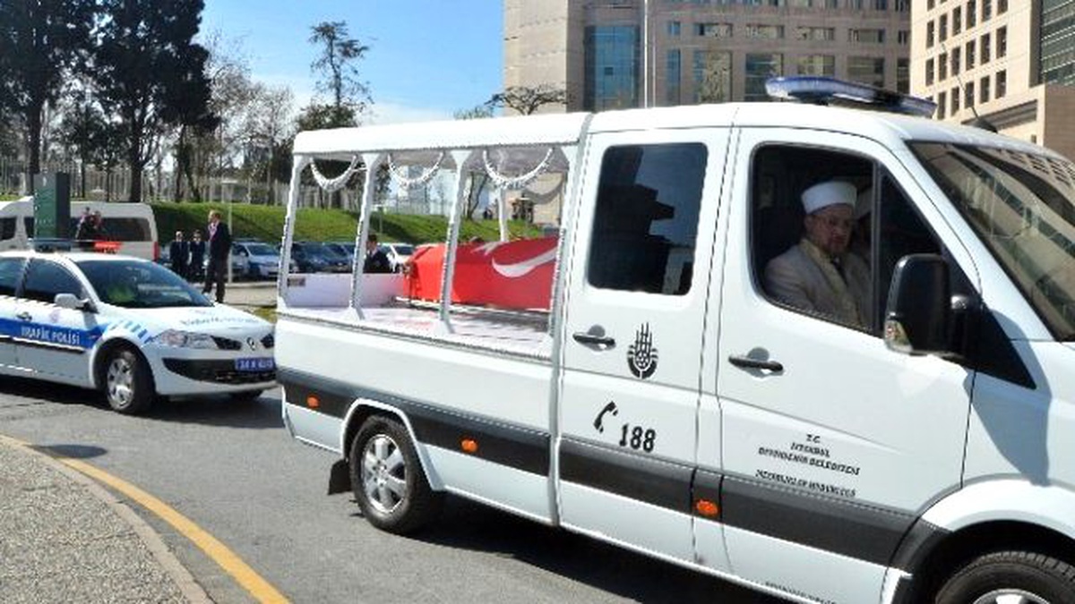 Şehit Savcı Kiraz İçin Adliyede Tören Düzenlendi
