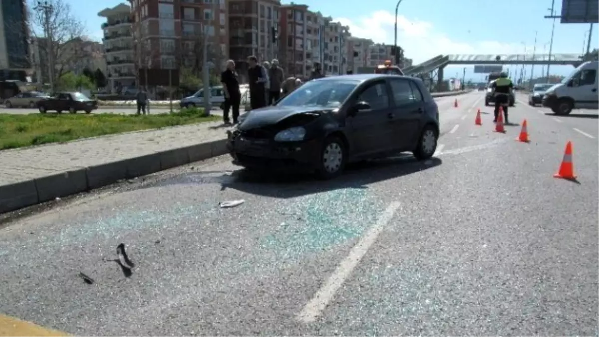 Takla Atan Araçta İki Kişi Yaralandı