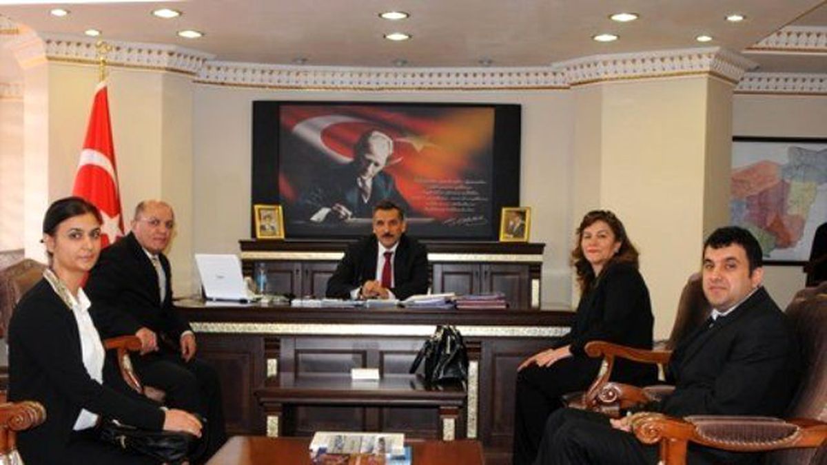 Tunceli Valisine Kütüphane Haftası Ziyareti
