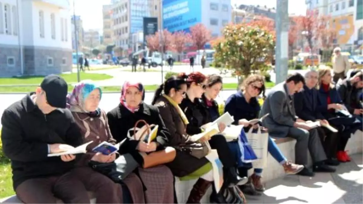 Yalova\'da Kitap Okuma Etkinliği