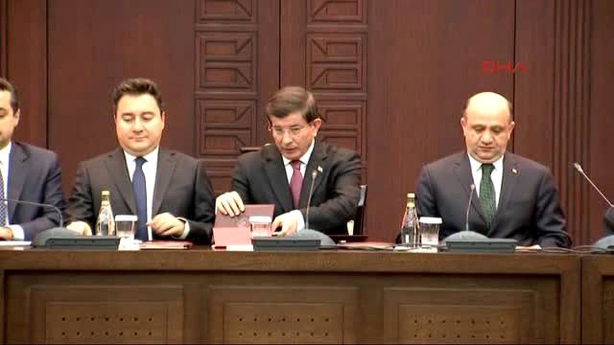 1davutoğlu: Türkiye Ekonomisi, Yüzde 2.9 Büyüdü