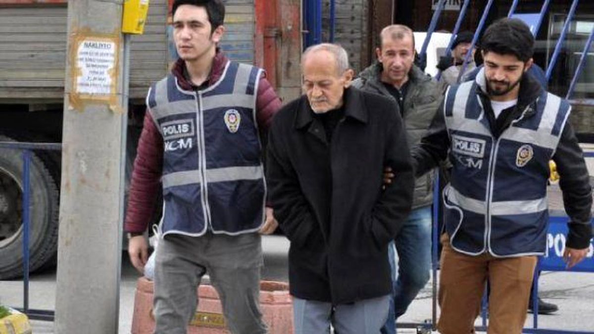76 Yaşında, 5 Bin Adet Ecstasy Hapla Yakalandı