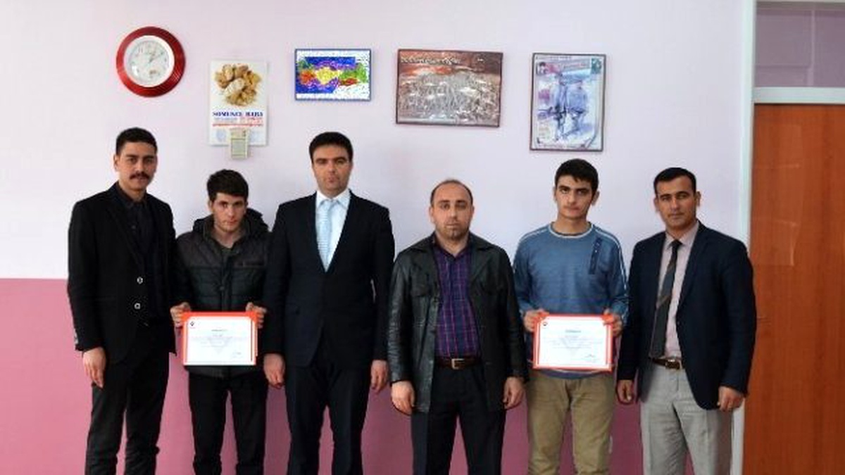 Adilcevaz Anadolu Lisesi Tübitak Bölge İkincisi Oldu