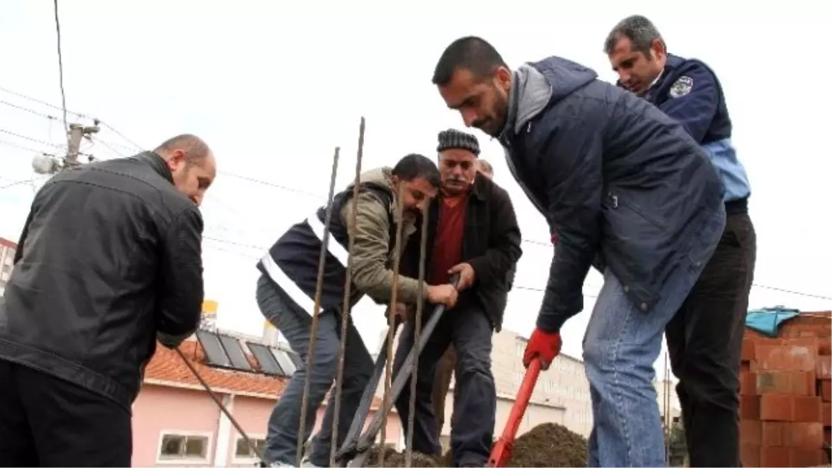 Bağlar\'da Kaçak Yapılan İki Ev Yıkıldı