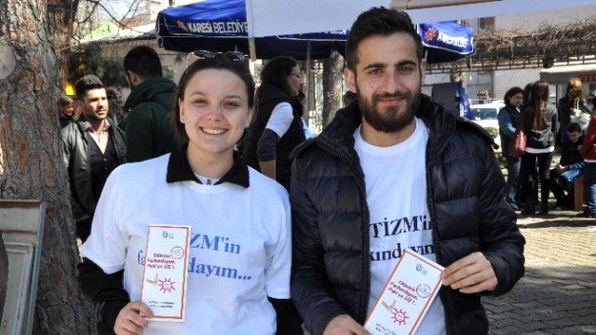 Balıkesir\'de Dünya Otizm Farkındalık Günü Kutlandı
