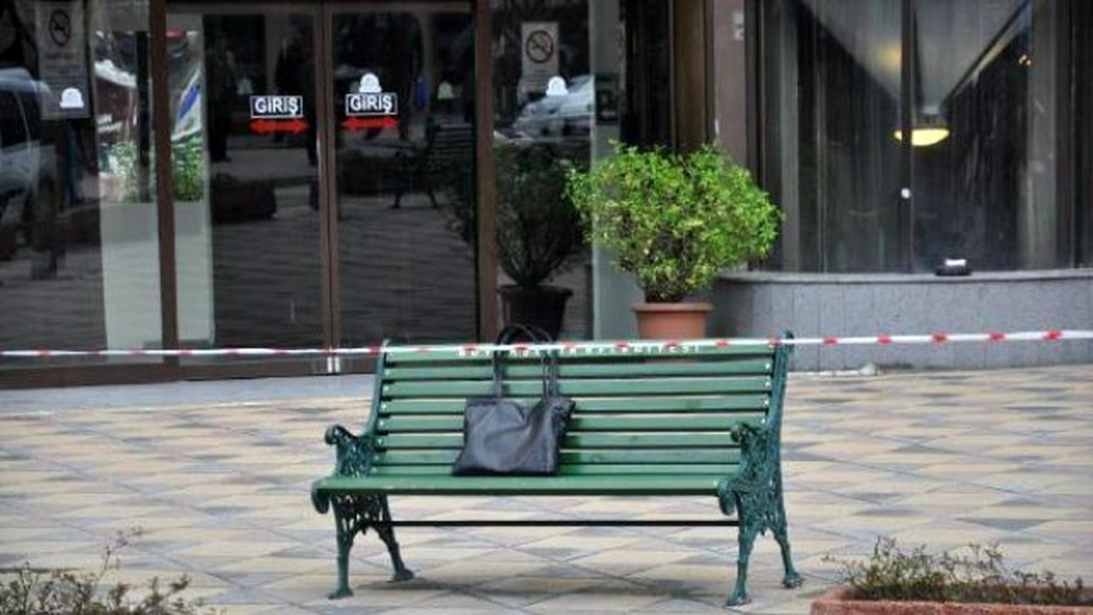 Bankta Unuttuğu Çantası Polisi Ayağa Kaldırdı