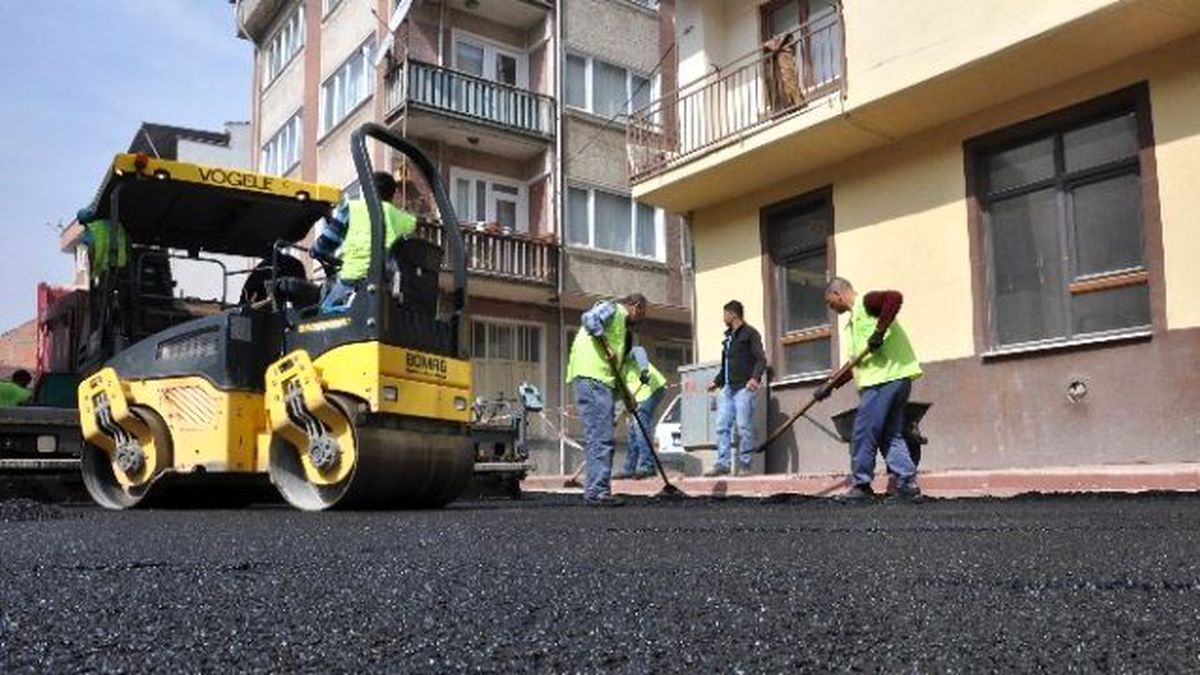 Belediye Asfaltlama Çalışmalarına Devam Ediyor