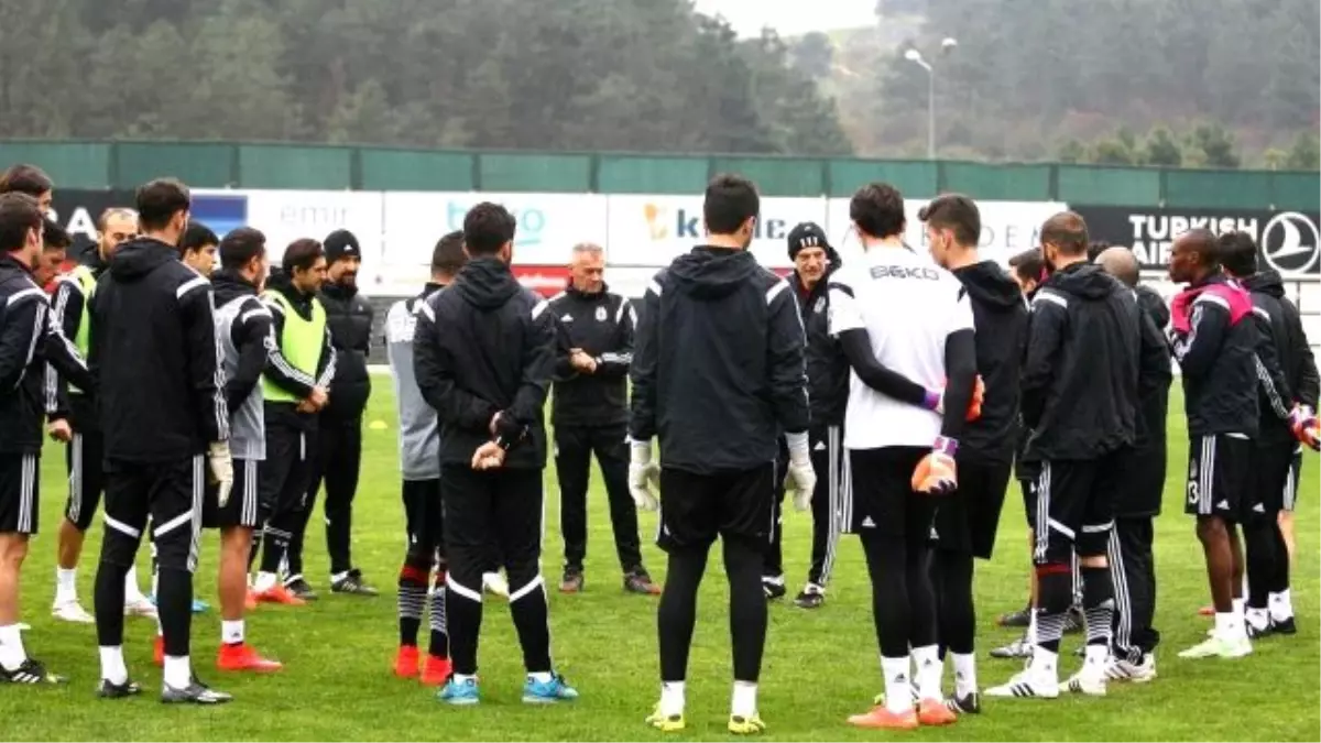 Beşiktaş\'ta Başakşehir Hazırlıkları Eksik Sürüyor