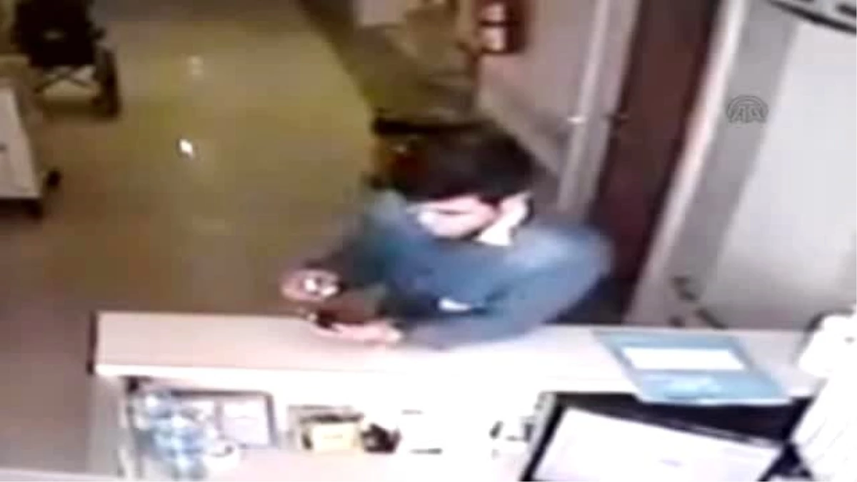Cep Telefonu Hırsızları Güvenlik Kameralarına Yakalandı