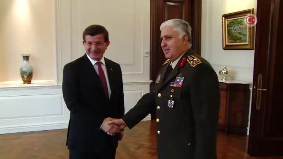 Davutoğlu, Orgeneral Necdet Özel\'i Çankaya Köşkü\'nde Kabul Etti