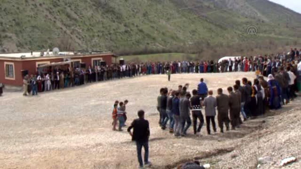 Hakkarili Gençlerin Evliliğine Külfetli Düğün Engeli