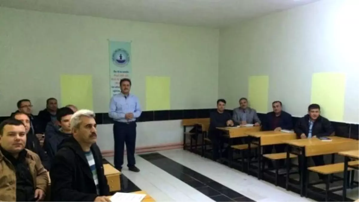 Kaymakam Soner Bedir Osmanlıca Öğreniyor