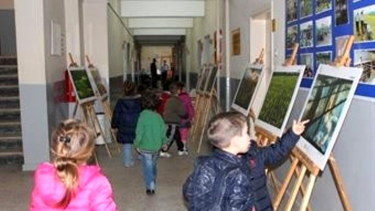 Minik Öğrencilerden Resim Sergisine Yoğun İlgi