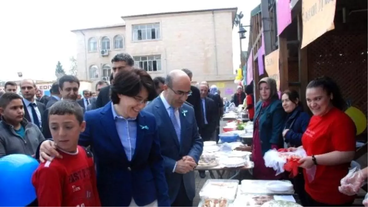 Otistik Çocuklar Kermesine Yoğun İlgi