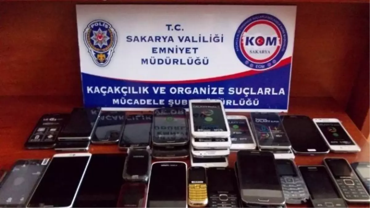 Sakarya\'da 451 Adet Kaçak Cep Telefonu Ele Geçirildi