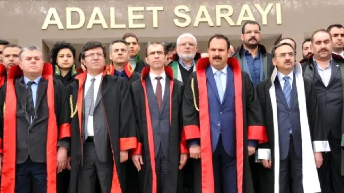 Şehit Savcı Kiraz, Sivas\'ta Meslektaşları Tarafından Anıldı