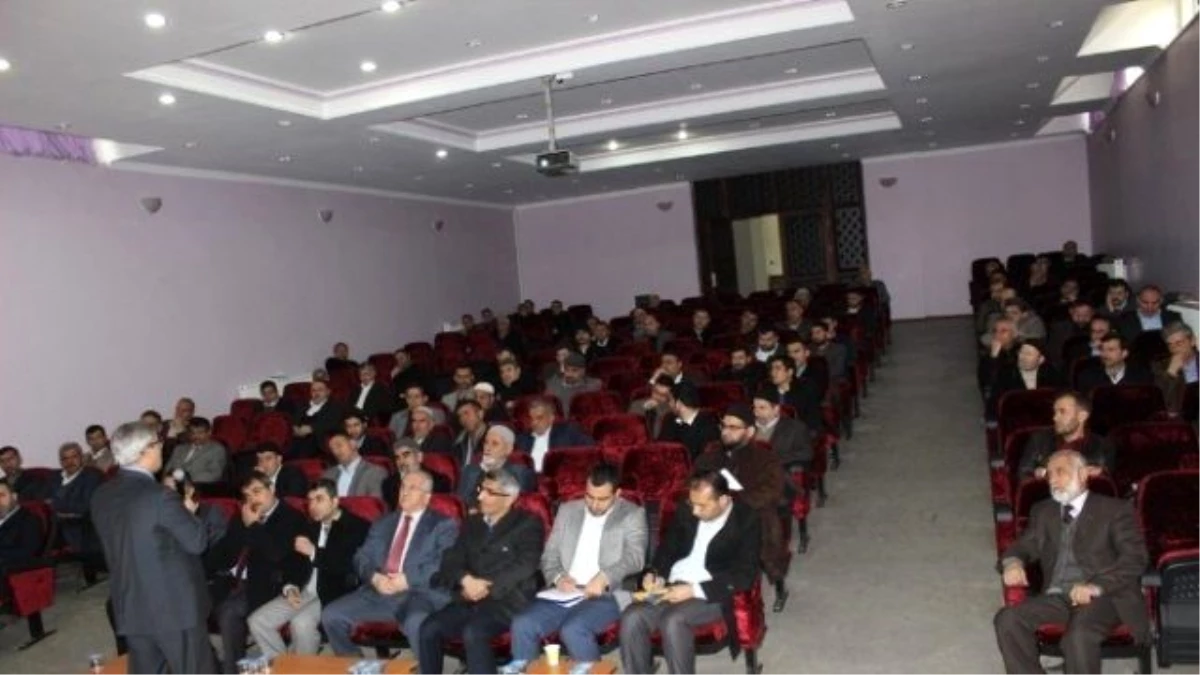 Siirt\'te Din Görevlilerine Seminer Verildi