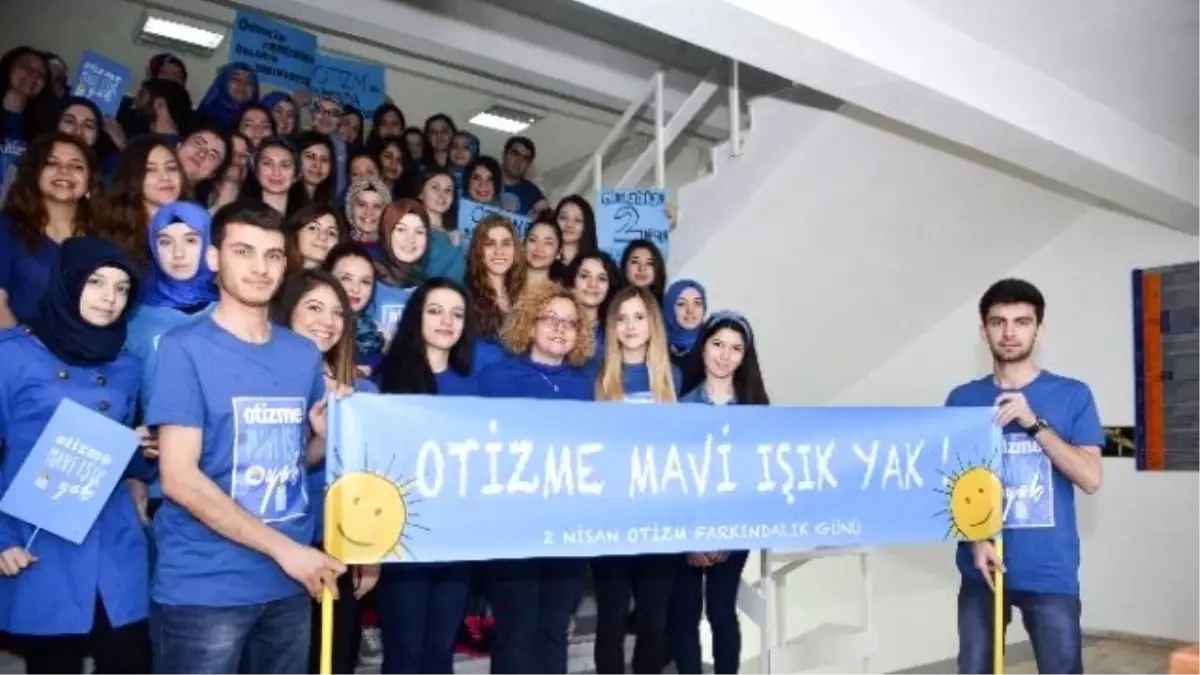 Üniversiteden Otizm İçin Farkındalık Etkinliği