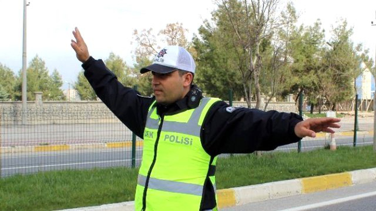 Yaka Kameralı\' Trafik Uygulaması