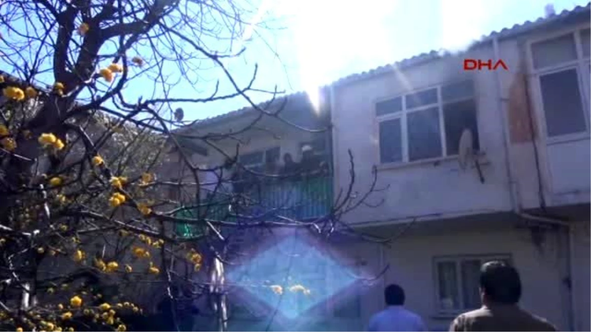 Zonguldak Ereğli Yangında Mahsur Kalan Çifti İtfaiye Kurtardı