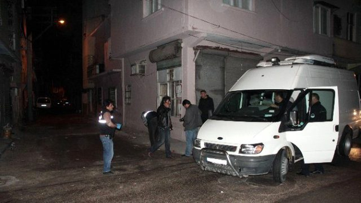 Adana\'da El Yapımı Bomba Patladı: 1 Yaralı