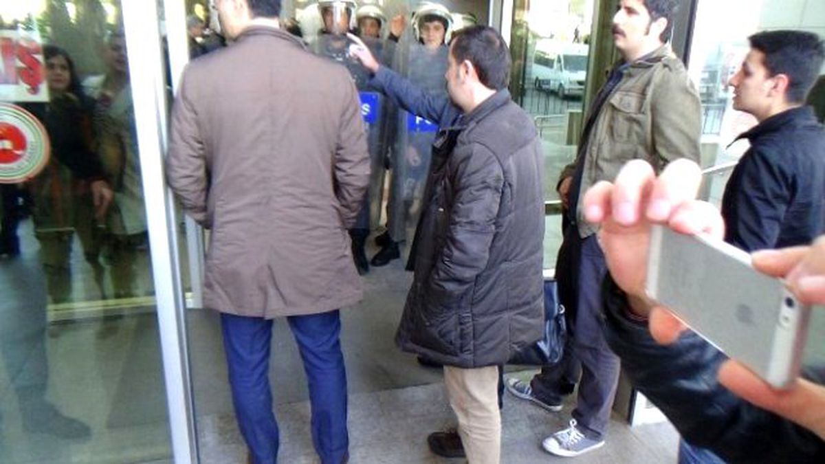 Adliyede \'Arama\' Gerginliği Sürüyor