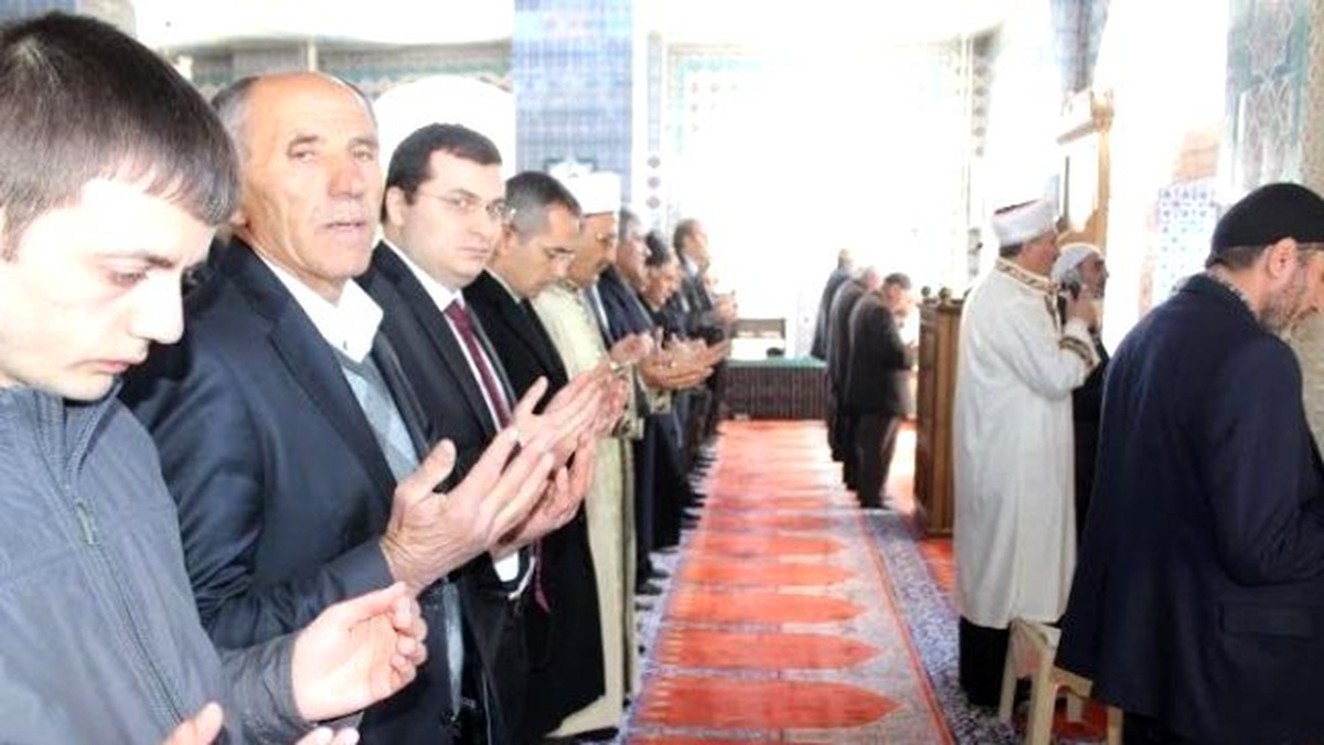 Ardahan\'da Şehit Savcı Mehmet Selim Kiraz İçin Mevlit Okutuldu