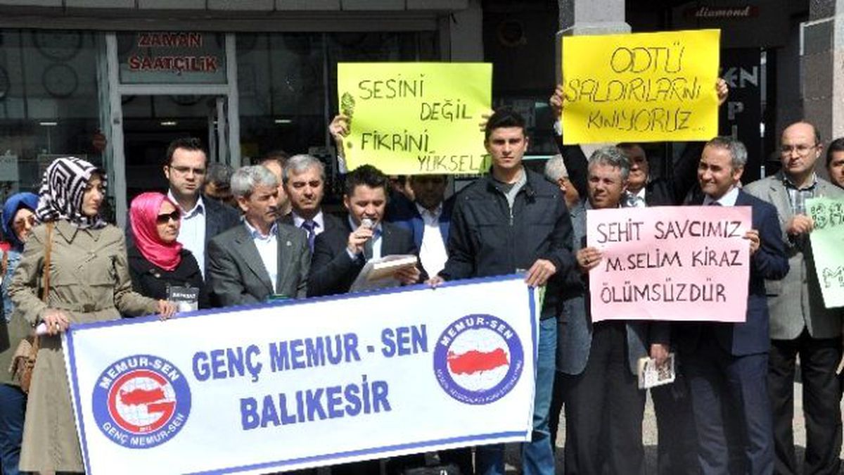 Balıkesir\'de Genç Memur-sen\'den Okuma Etkinliği