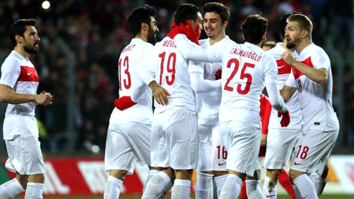 Borussia Dortmund, Ozan Tufan'ın Peşinde