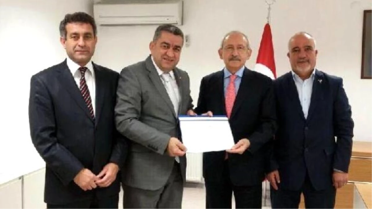 Ön Seçimden Zaferle Çıkan CHP Lideri Kılıçdaroğlu Mazbatasını Aldı