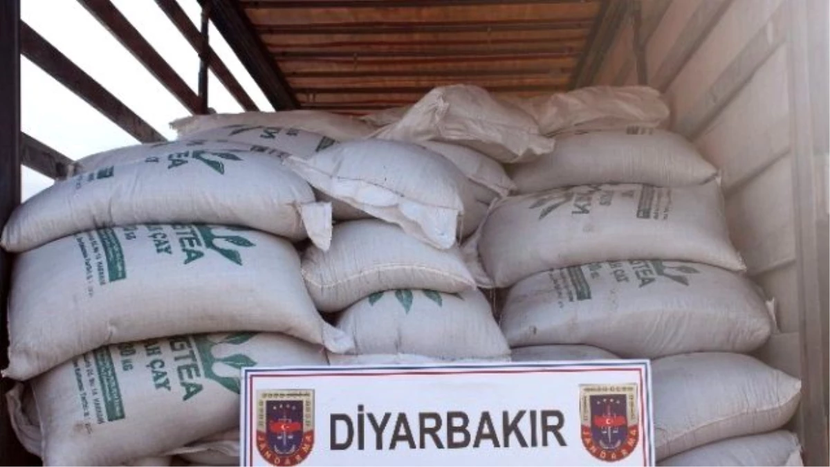 Diyarbakır\'da 15 Ton Kaçak Çay Ele Geçirildi