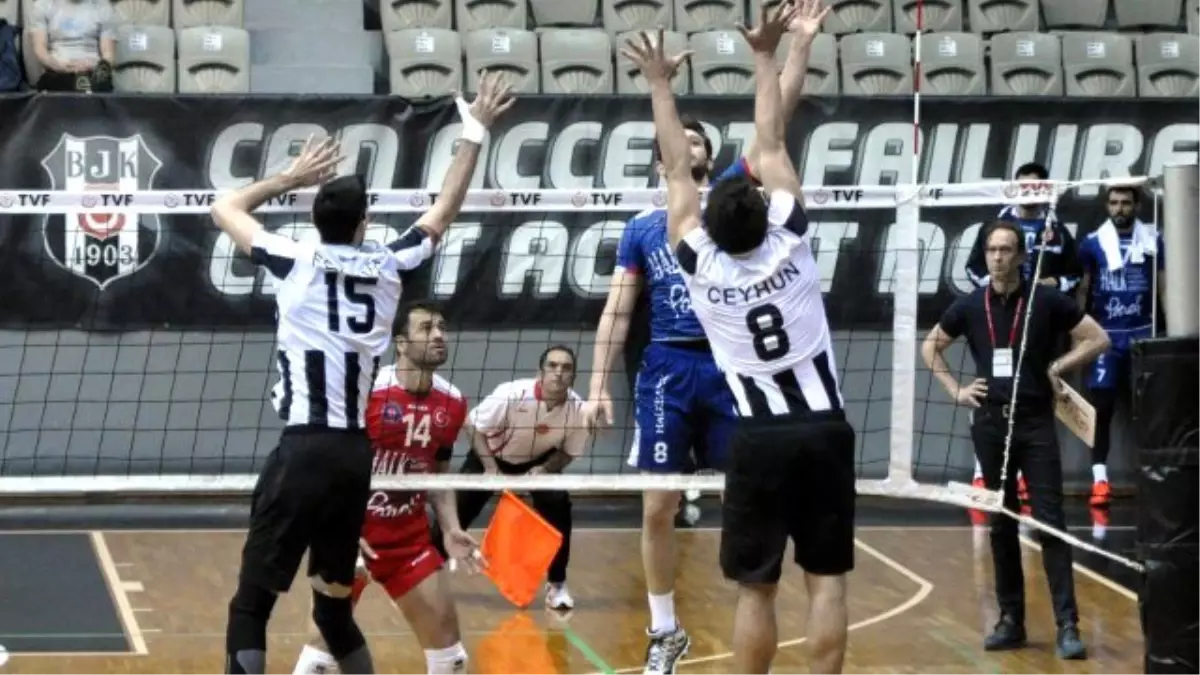 Erkekler Voleybol Ligi Play-off Çeyrek Finali: Beşiktaş 1-3 Halkbank